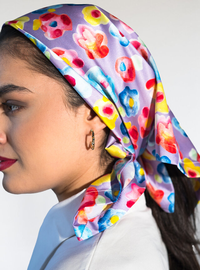 Saténová šatka malá Lenka Sršňová fialová