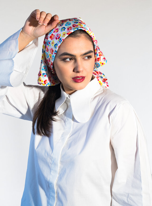 Saténová šatka malá Lenka Sršňová jarná