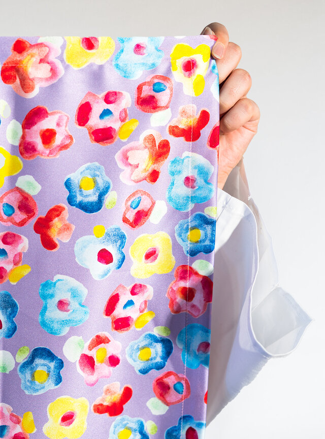 Saténová šatka malá Lenka Sršňová fialová