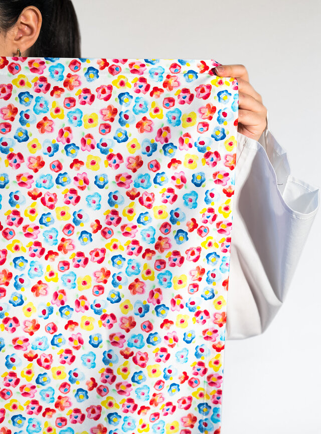 Saténová šatka malá Lenka Sršňová jarná