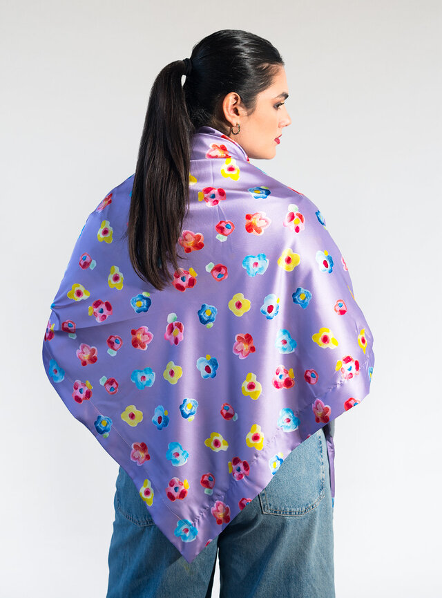 Saténová šatka veľká Lenka Sršňová fialová