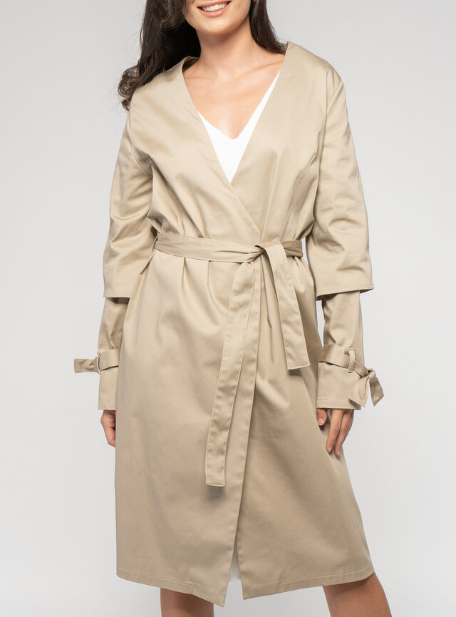 Dámsky elegantný kabát s opaskom