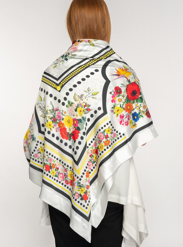 Saténová šatka veľká MONIKA VONTSZEMUOVÁ biela