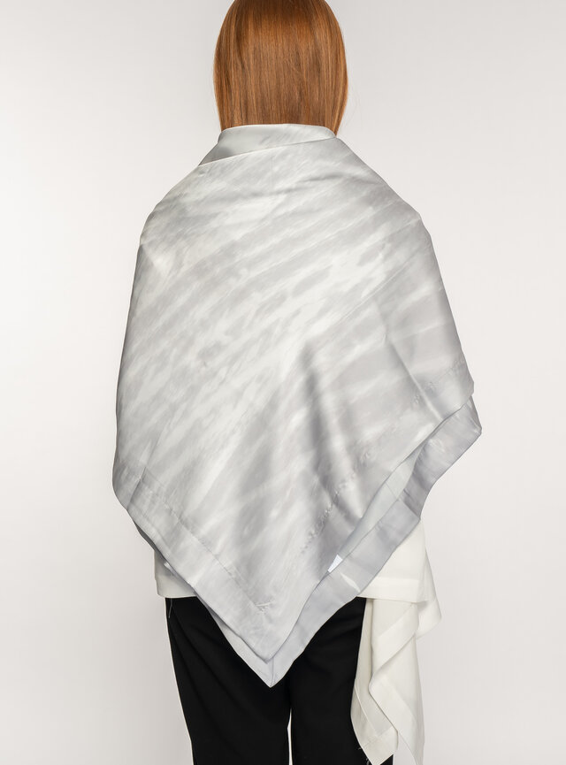 Saténová šatka veľká MICHAELA TURANSKÁ sivá