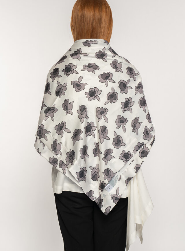 Saténová šatka veľká LENKA SRŠŇOVÁ bielo-čierna