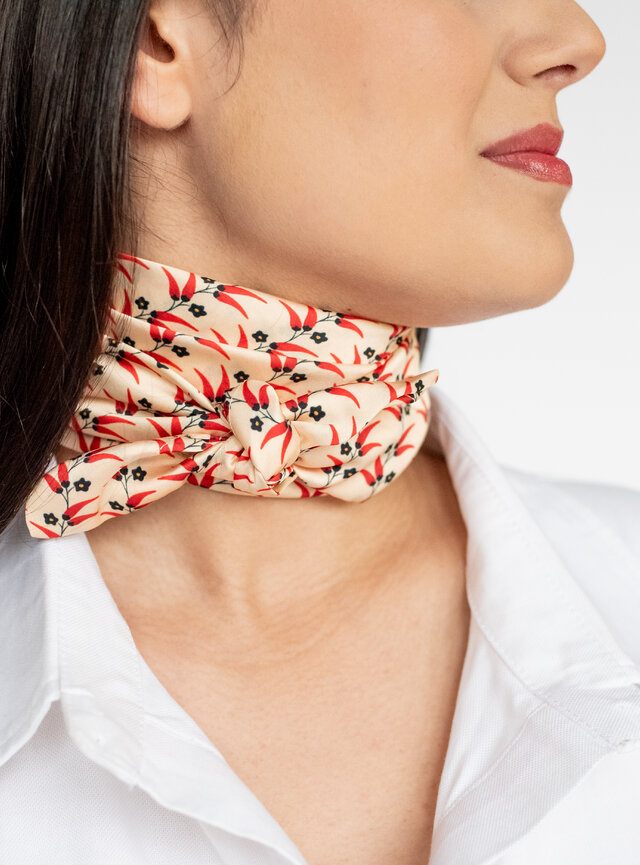 Saténová šatka malá ĽUDMILA ŽOLDÁKOVÁ