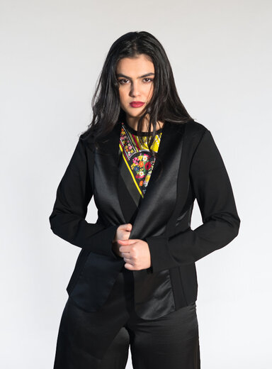 Dámske čierne sako