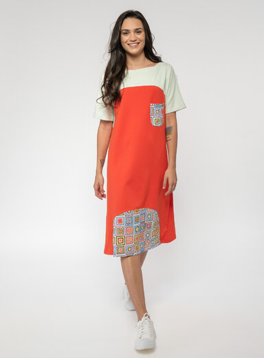 Dámske šaty s potlačou a vreckom